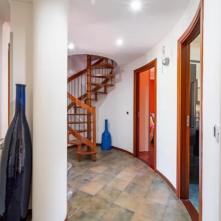 Pet Friendly In With Wifi Trappitello